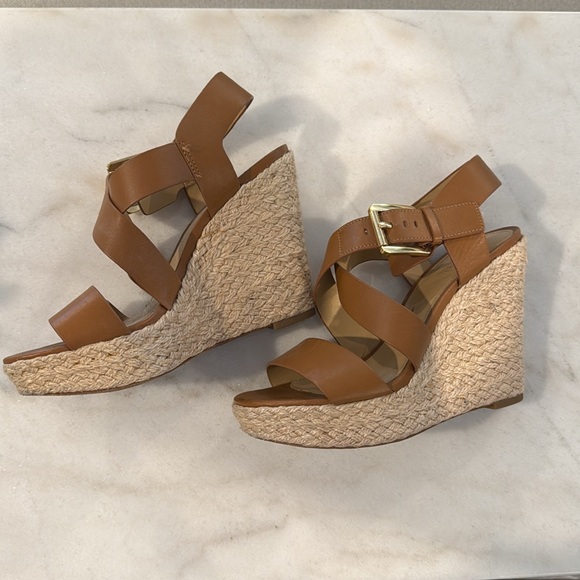 Lightly worn Micheal Kors wedges - Picture 4 of 5